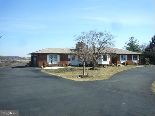24001 Old Hundred Road Dickerson, MD 20842 - Photo 1 of 30 Large circular driveway