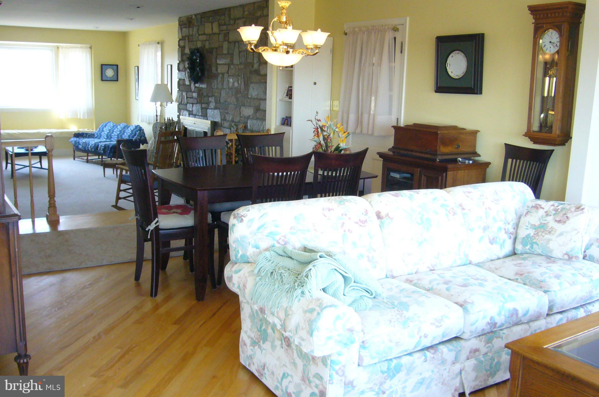 24001 Old Hundred Road Dickerson, MD 20842 - Photo 12 of 30 Lots of natural light