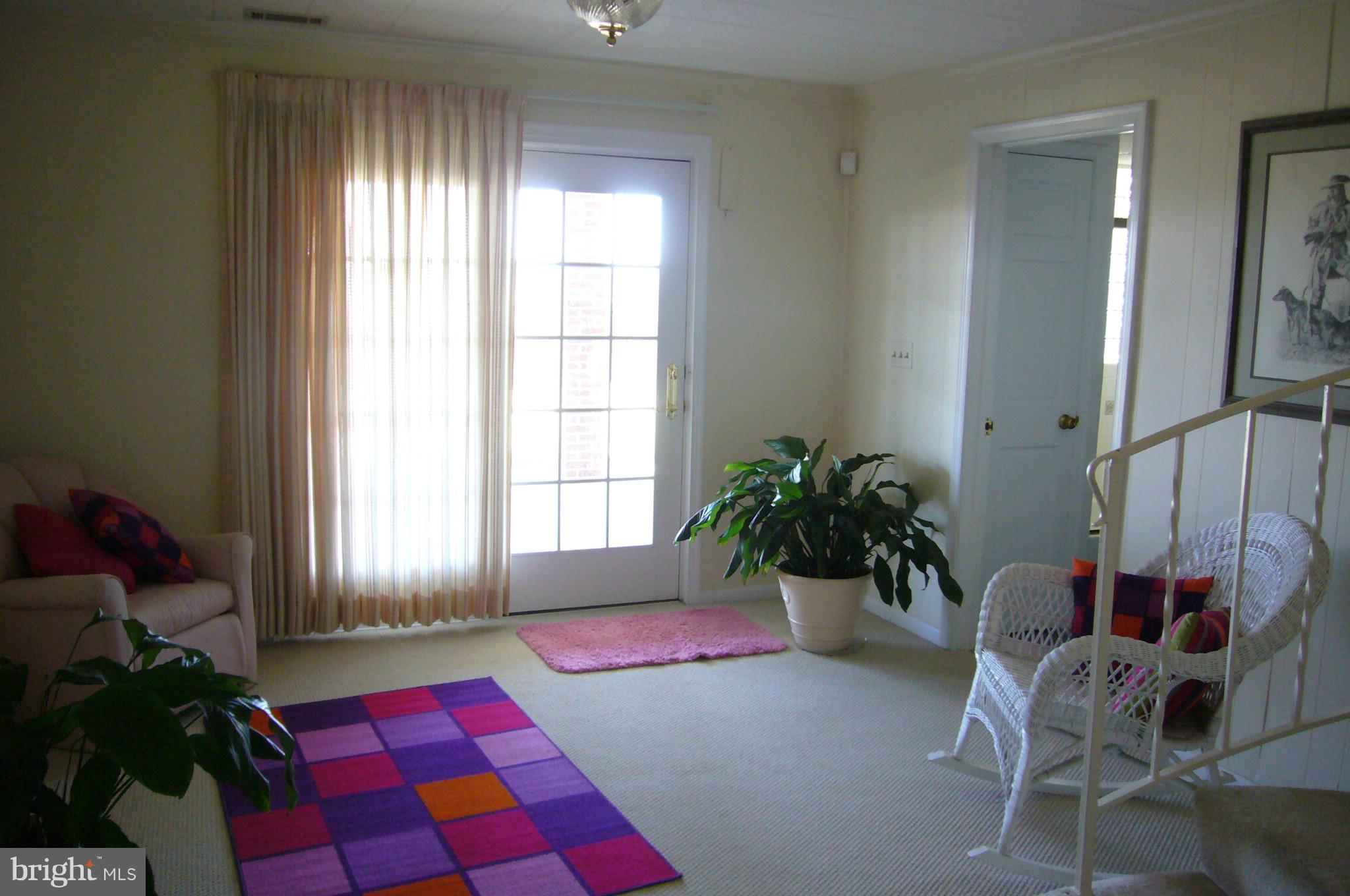 24001 Old Hundred Road Dickerson, MD 20842 - Photo 17 of 30 Great in-law area with separate entrance.