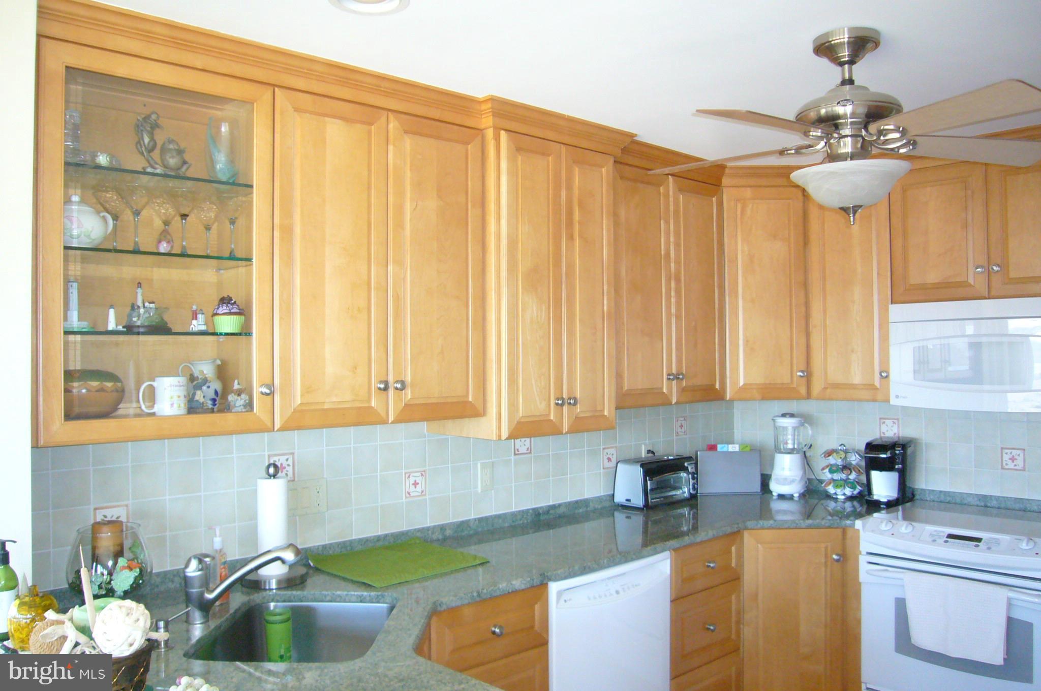 24001 Old Hundred Road Dickerson, MD 20842 - Photo 7 of 30 Updated kitchen