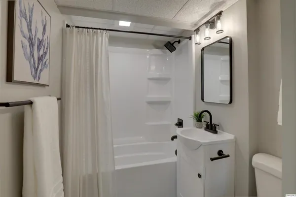 $389,500 | 1183 East 1330th Street, Quincy, IL 62305