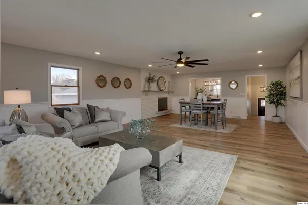 $389,500 | 1183 East 1330th Street, Quincy, IL 62305