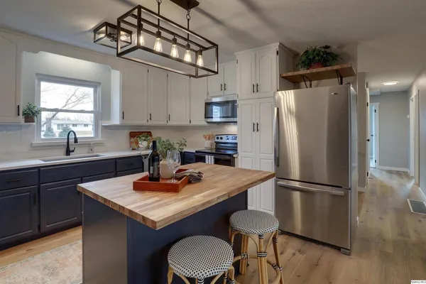 $389,500 | 1183 East 1330th Street, Quincy, IL 62305