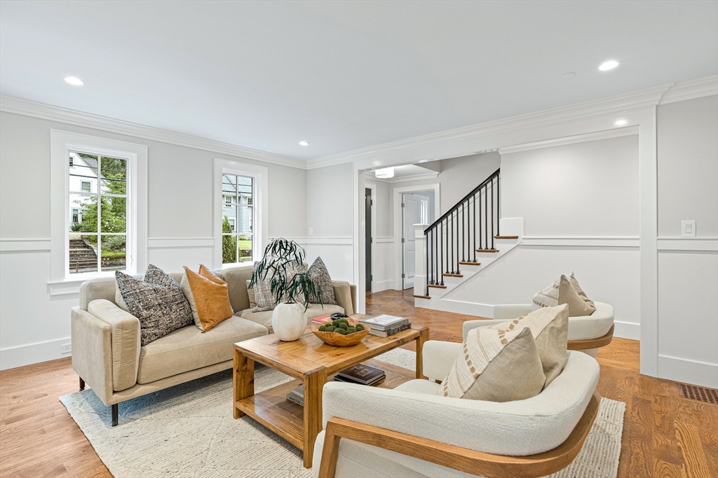 21 Colburn Road Wellesley, MA 02481 - Photo 4 of 26