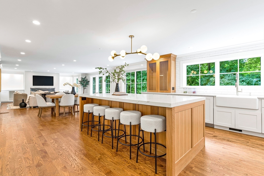 21 Colburn Road Wellesley, MA 02481 - Photo 8 of 26