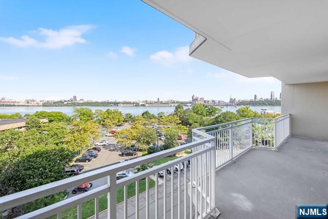 1077 River Road, Unit 602 Edgewater, NJ 07020 - Photo 15 of 17 Gallery Image 15