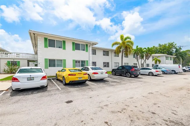 $1,450 | 1821 Northeast 62nd Street, Unit 310, Fort Lauderdale, FL 33308