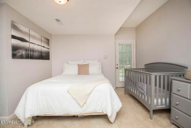 $2,400 | 1728 Stone Hedge Drive, Knoxville, TN 37909