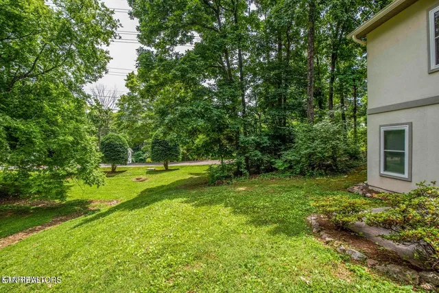 $2,400 | 1728 Stone Hedge Drive, Knoxville, TN 37909