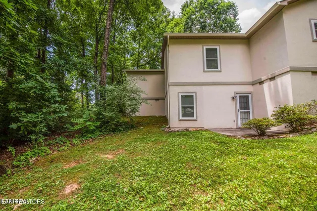 $2,400 | 1728 Stone Hedge Drive, Knoxville, TN 37909