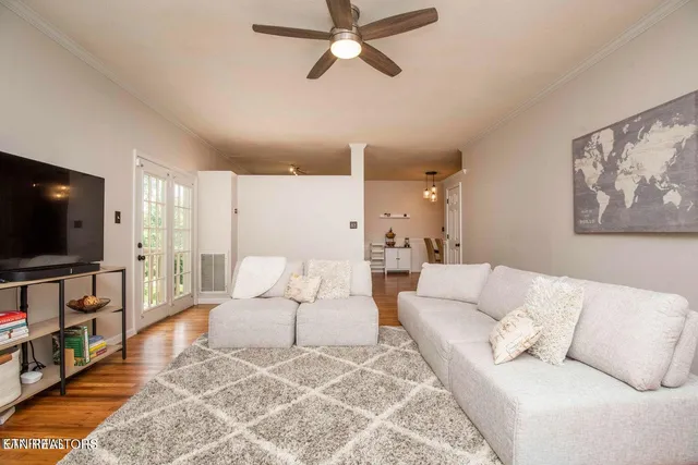 $2,400 | 1728 Stone Hedge Drive, Knoxville, TN 37909