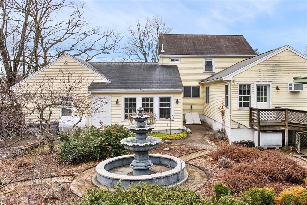 43 Wakefield Street Reading, MA 01867 - Photo 12 of 37