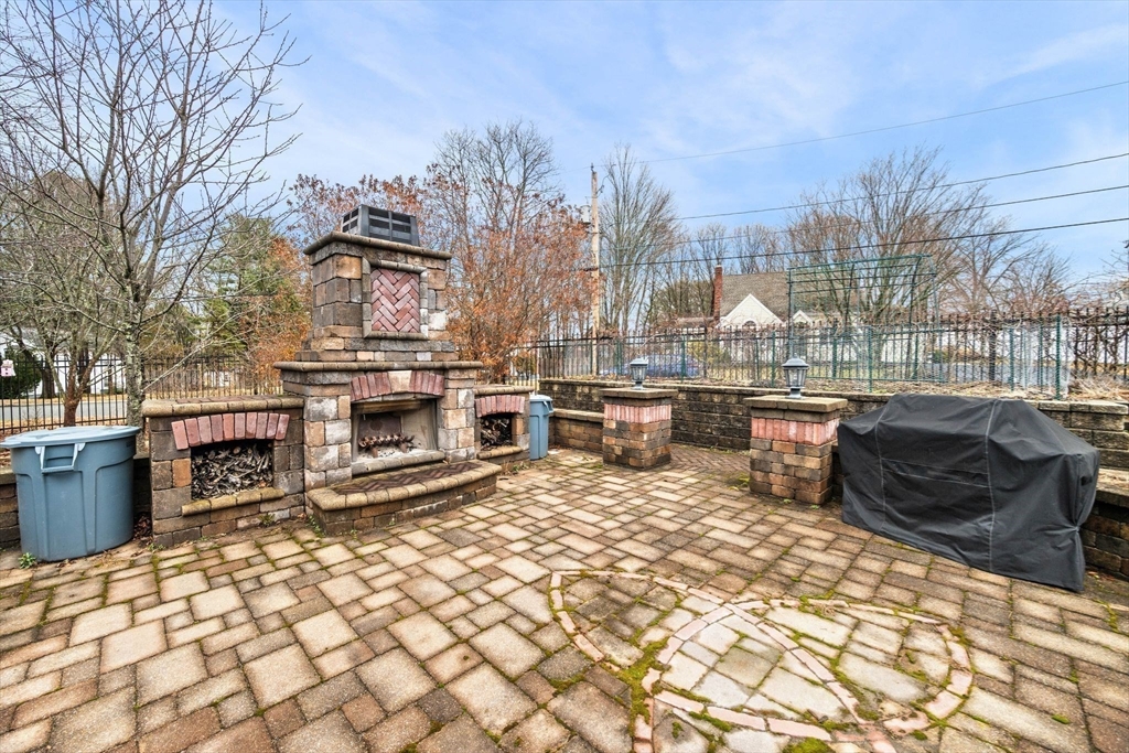 43 Wakefield Street Reading, MA 01867 - Photo 15 of 37