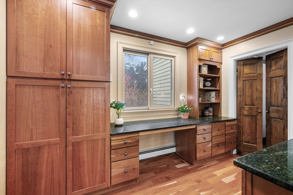 43 Wakefield Street Reading, MA 01867 - Photo 22 of 37