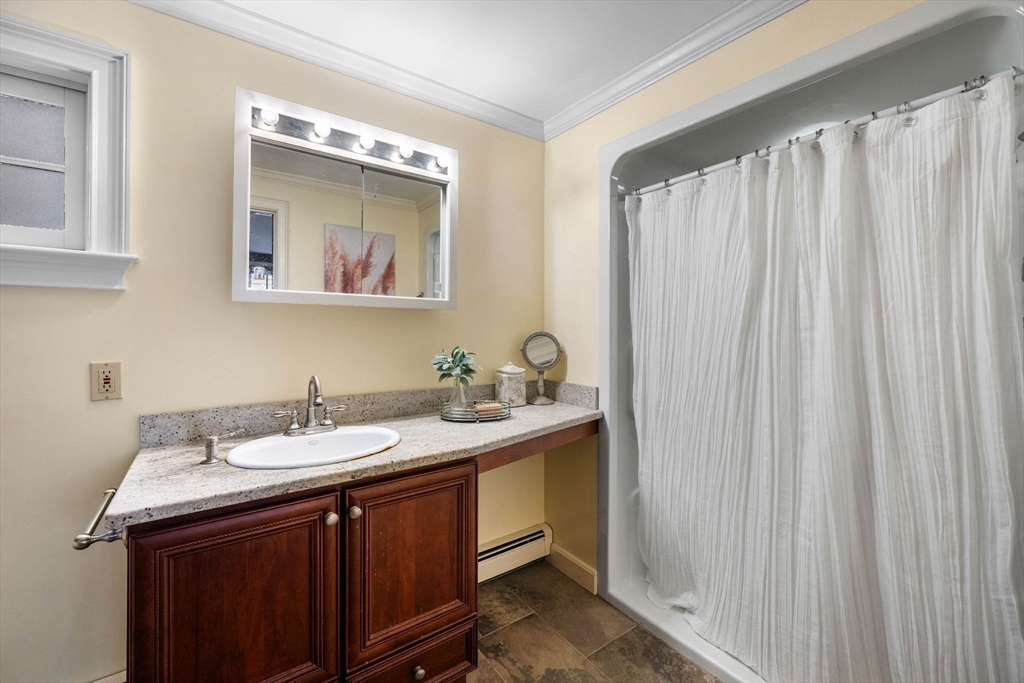 43 Wakefield Street Reading, MA 01867 - Photo 25 of 37