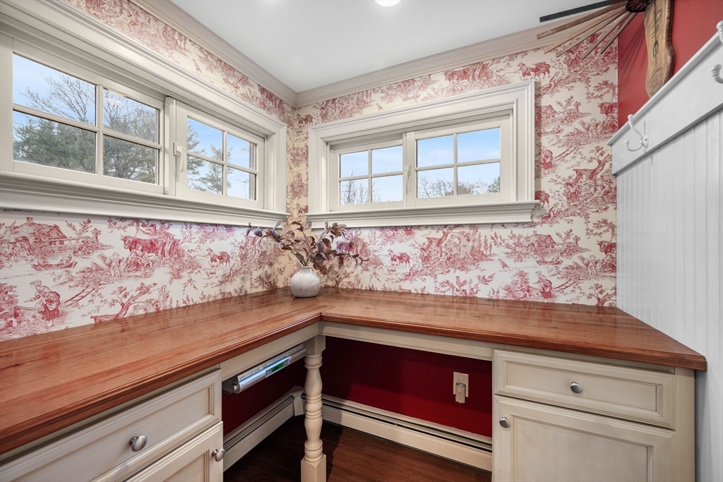 43 Wakefield Street Reading, MA 01867 - Photo 30 of 37