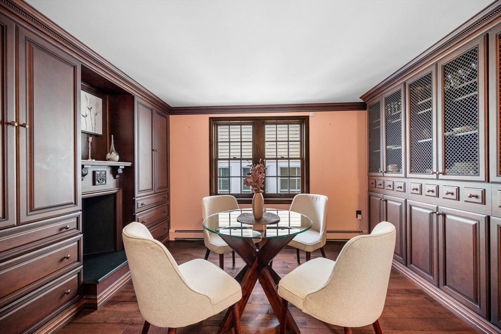 43 Wakefield Street Reading, MA 01867 - Photo 6 of 37