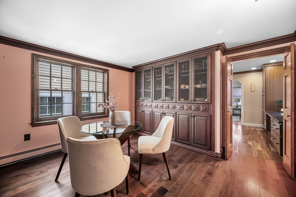 43 Wakefield Street Reading, MA 01867 - Photo 7 of 37