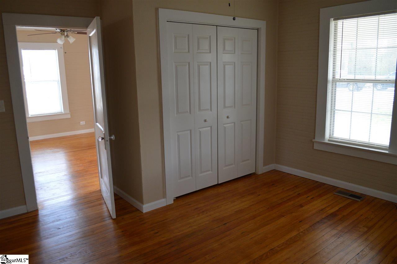 1106 Locust Hill Road Greer, SC 29651 - Photo 7 of 14