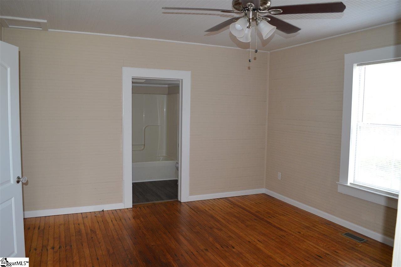 1106 Locust Hill Road Greer, SC 29651 - Photo 8 of 14