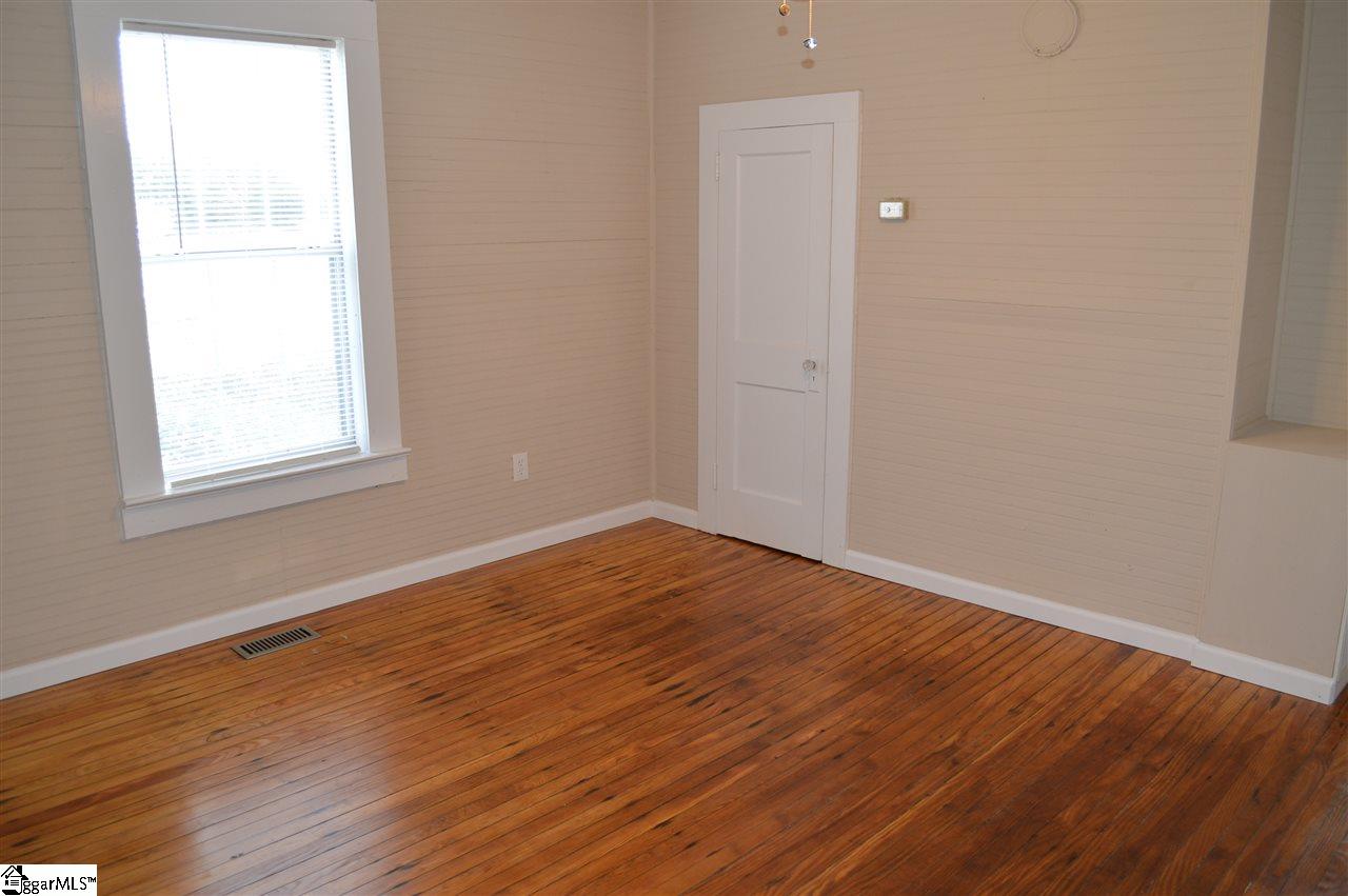 1106 Locust Hill Road Greer, SC 29651 - Photo 9 of 14