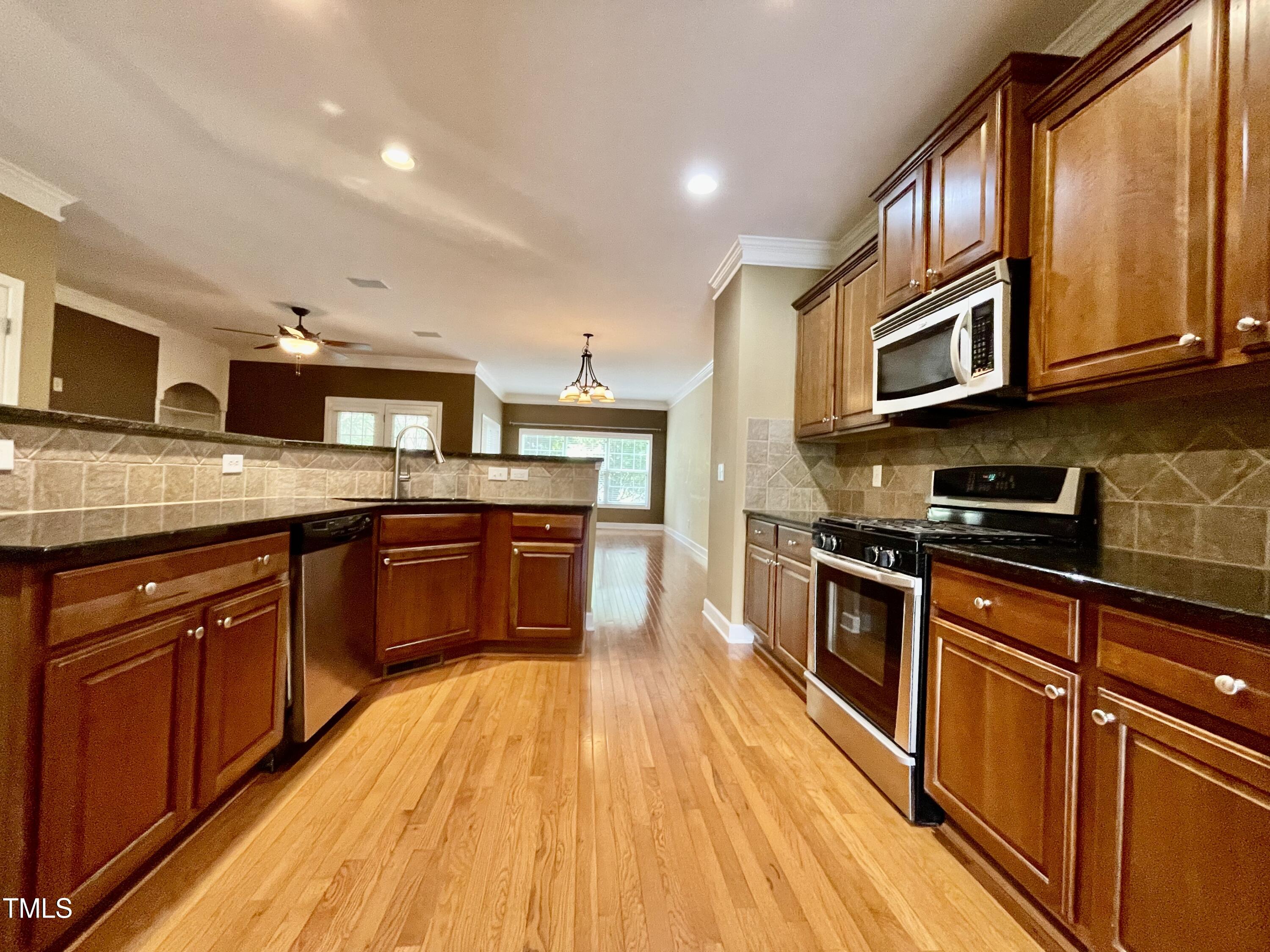 414 Weatherbrook Way Cary, NC 27513 - Photo 7 of 41 IMG-2491