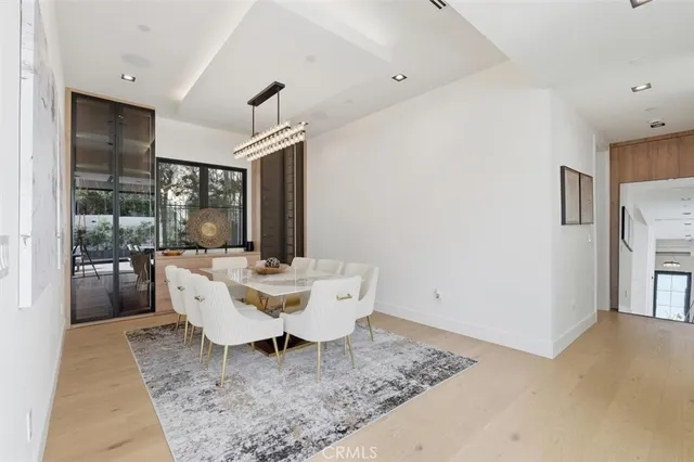 a view of entryway and livingroom