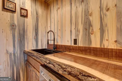 $750,000 | 187 Briar Wds Lane, Unit C6, Blue Ridge, GA 30513