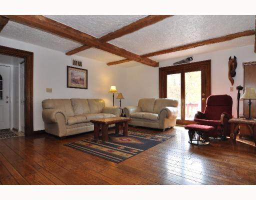 2505 Dutch Ridge Road Beaver, PA 15009 - Photo 5 of 17 Den/Family/Great Room. Beamed Cleiling, Pegged Wood Floors