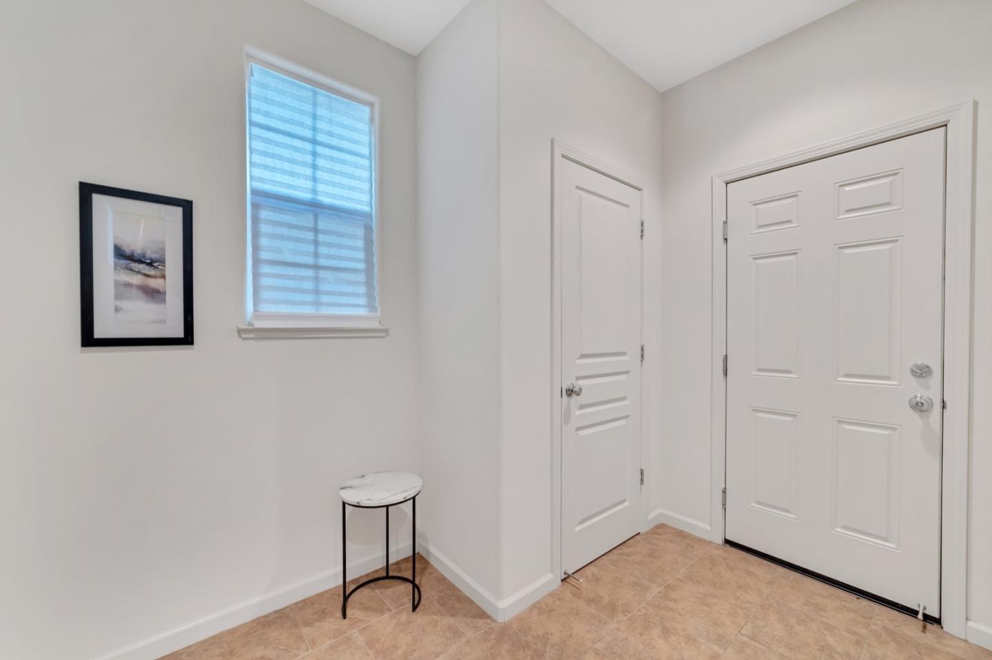 576 Almaden Walk Loop San Jose, CA 95125 - Photo 25 of 34 an empty room with windows and closet