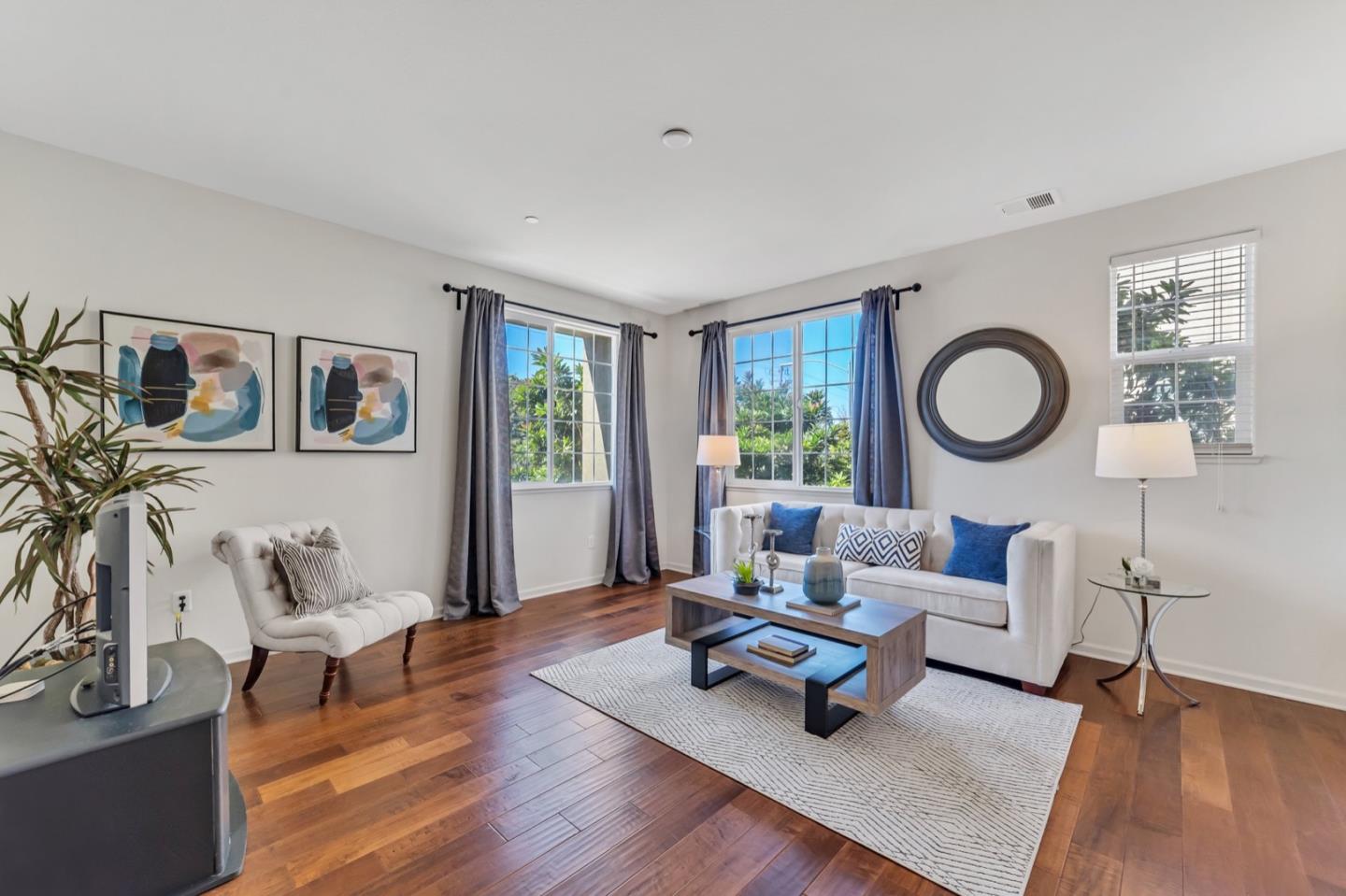 576 Almaden Walk Loop San Jose, CA 95125 - Photo 4 of 34 a living room with furniture rug and window