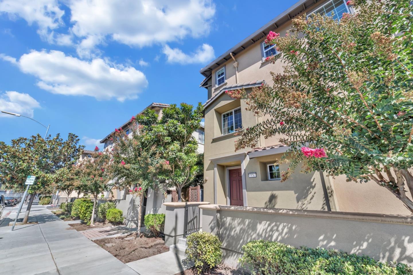 576 Almaden Walk Loop San Jose, CA 95125 - Photo 32 of 34 a front view of a house with a garage