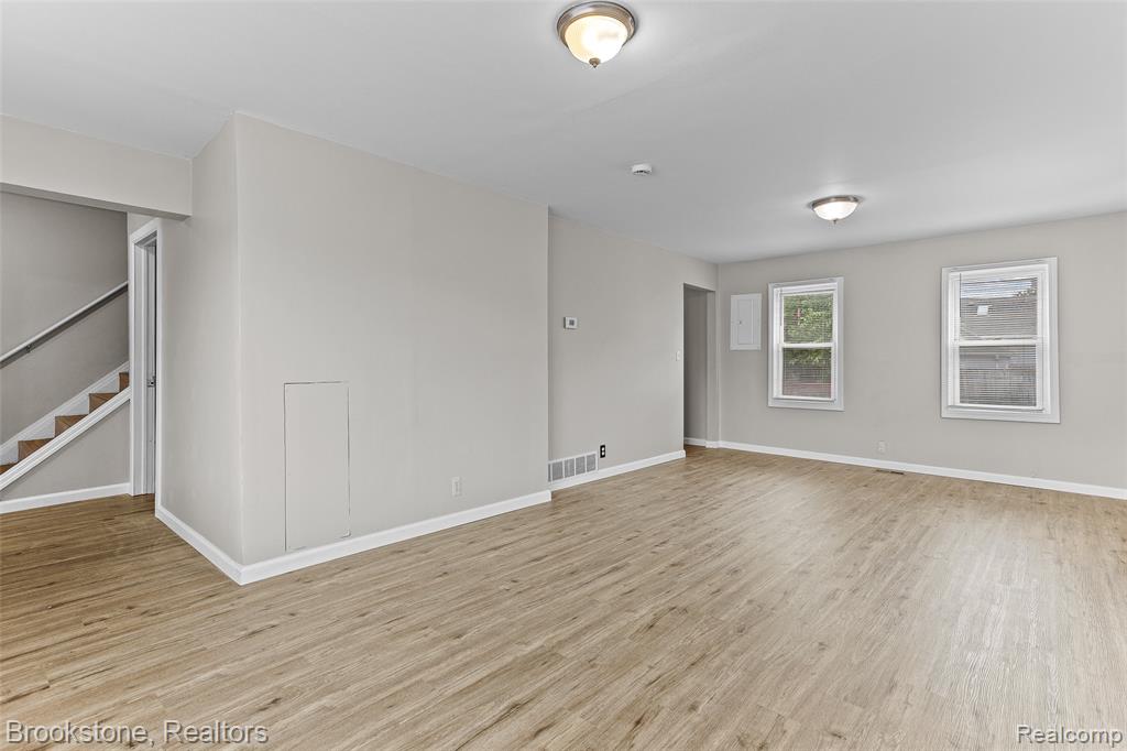 7524 Toepfer Road Warren, MI 48091 - Photo 7 of 29