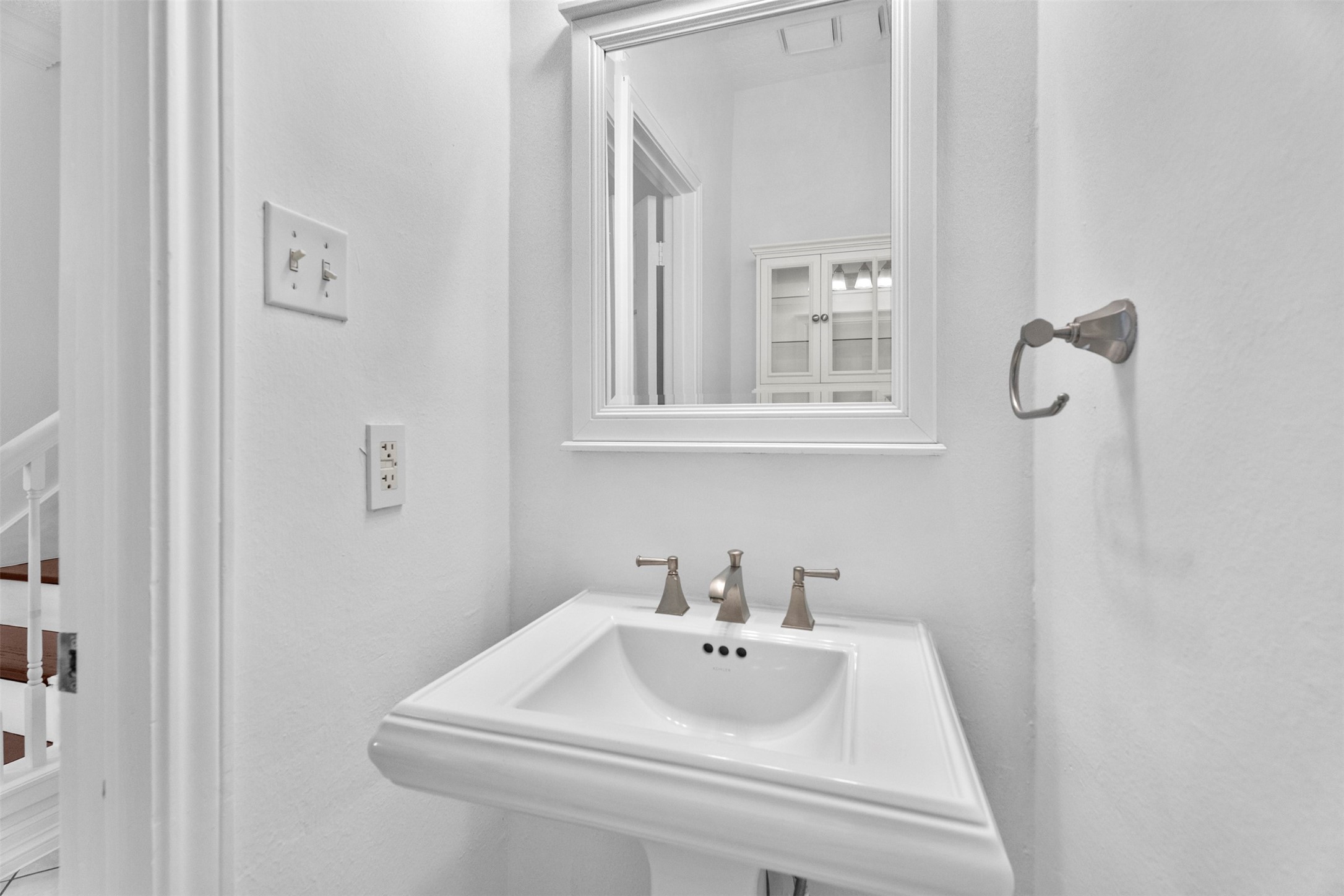 7635 Ameswood Road Houston, TX 77095 - Photo 28 of 39 Guest bath downstairs.