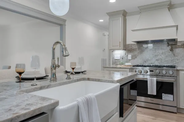 a view of washer and dryer