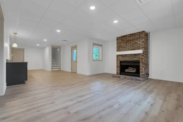 $940,000 | 313 Fairway Drive, Clarksville, TN 37043