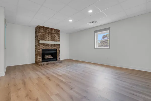 $940,000 | 313 Fairway Drive, Clarksville, TN 37043