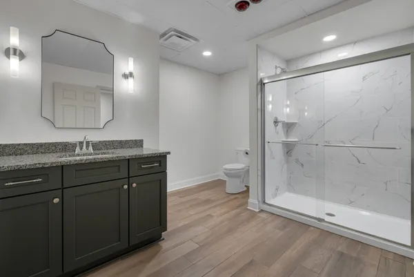 $940,000 | 313 Fairway Drive, Clarksville, TN 37043