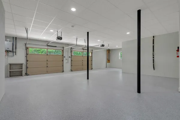 $940,000 | 313 Fairway Drive, Clarksville, TN 37043