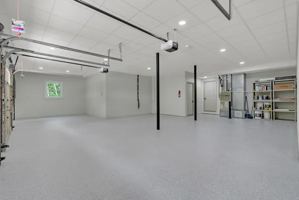 $940,000 | 313 Fairway Drive, Clarksville, TN 37043