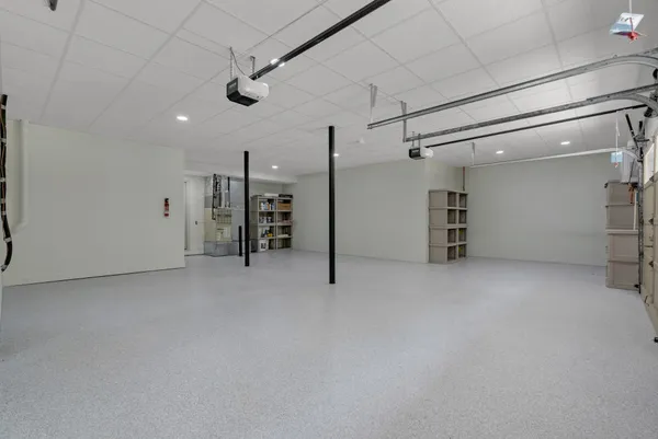 $940,000 | 313 Fairway Drive, Clarksville, TN 37043