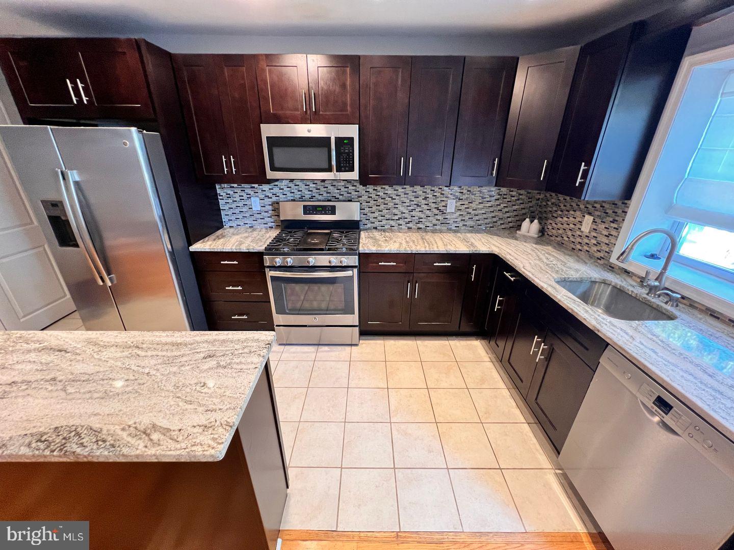 327 Righter Street Philadelphia, PA 19128 - Photo 12 of 27 Gallery Image 12