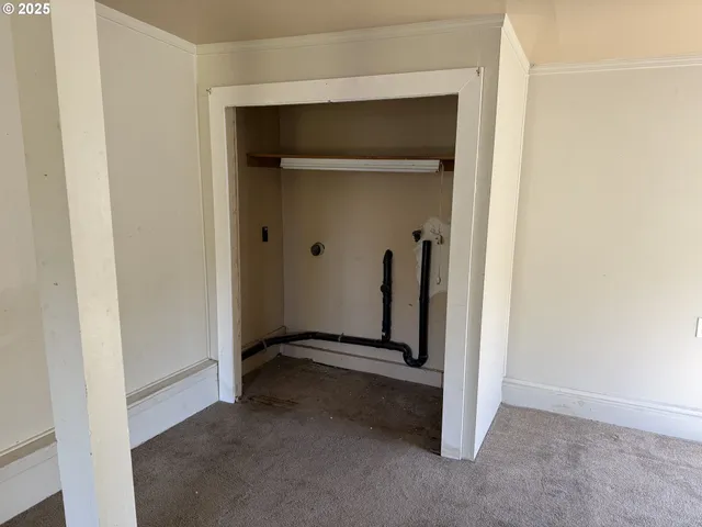 a view of a storage & utility room