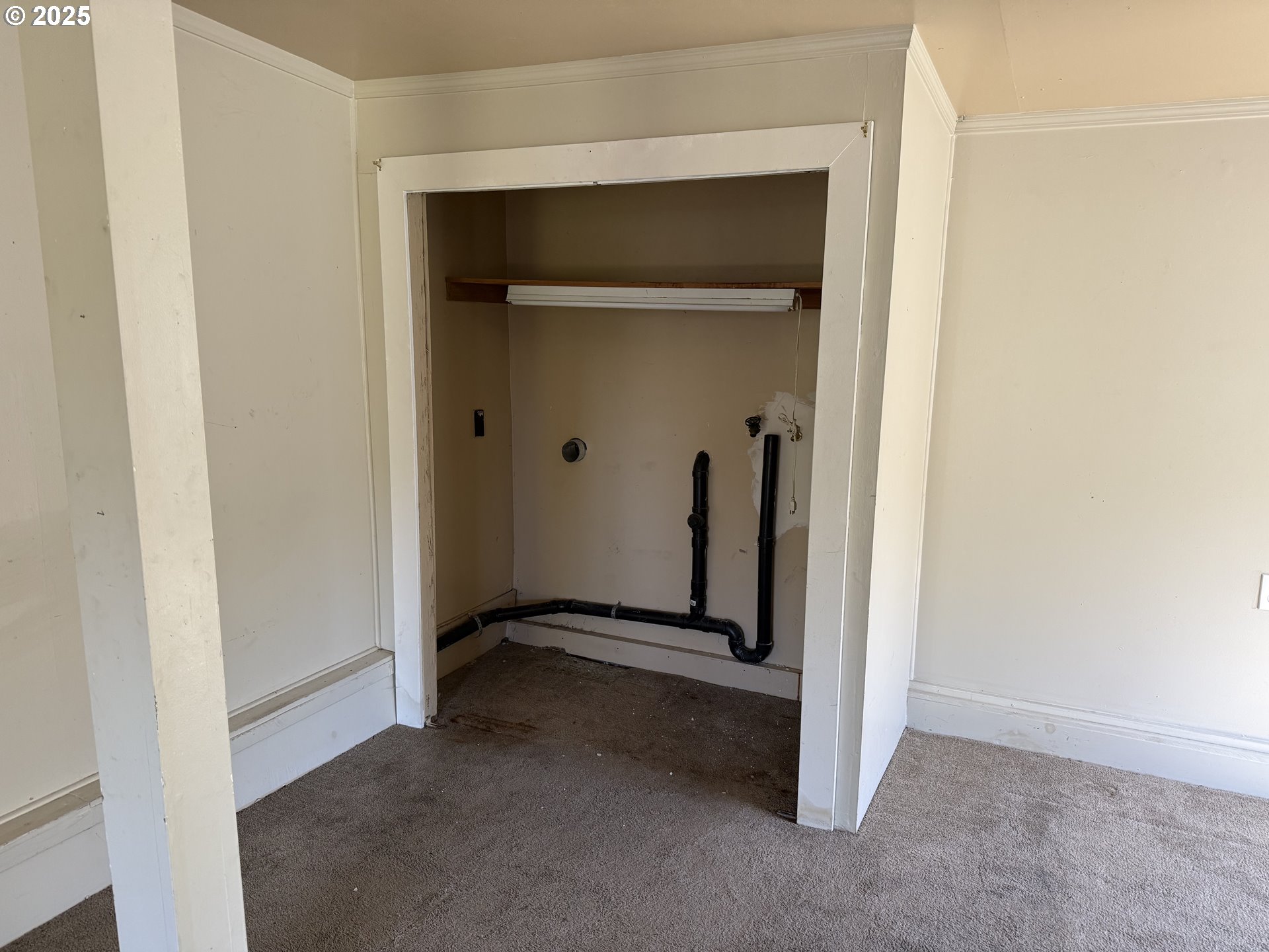 802 25th Avenue Seaside, OR 97138 - Photo 15 of 22 a view of a storage & utility room