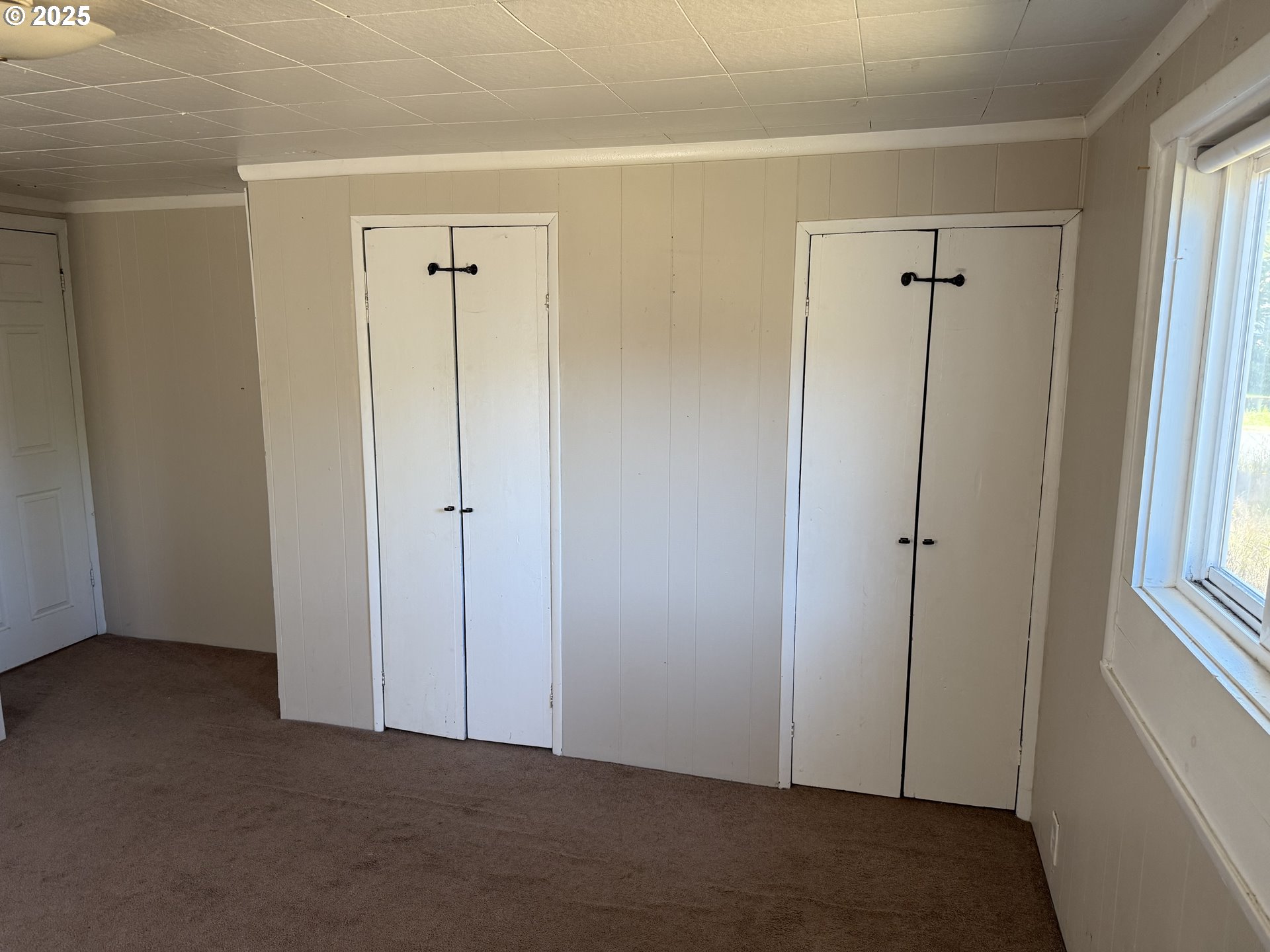 802 25th Avenue Seaside, OR 97138 - Photo 18 of 22 a view of an empty room