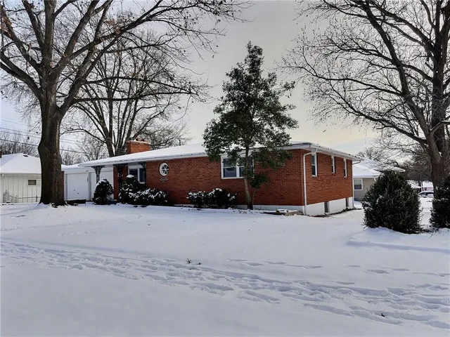 $295,000 | 8023 Freeman Avenue, Kansas City, KS 66112