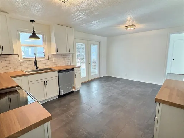 $295,000 | 8023 Freeman Avenue, Kansas City, KS 66112