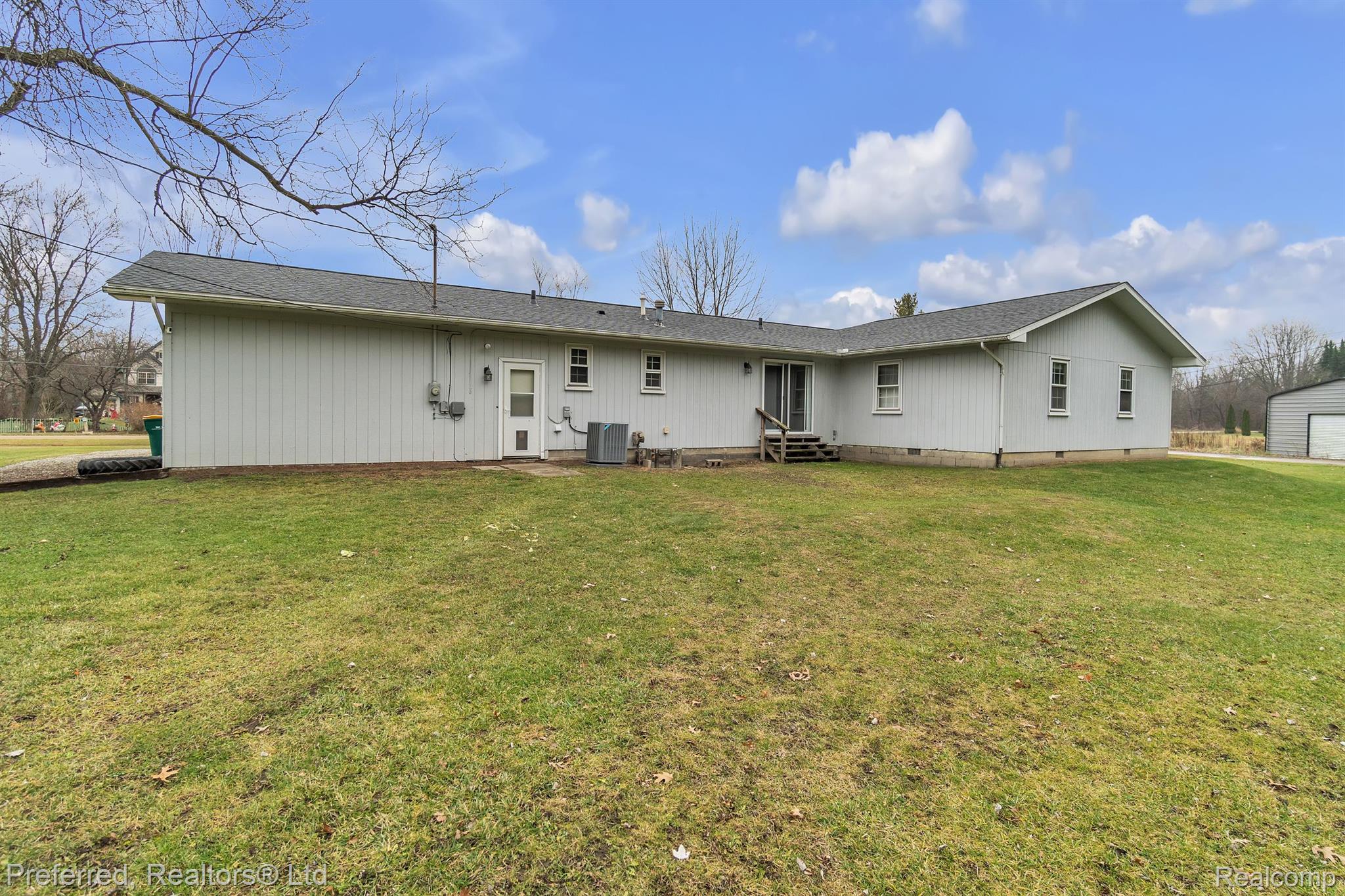 21982 Bell Road New Boston, MI 48164 - Photo 30 of 33 Gallery Image 30