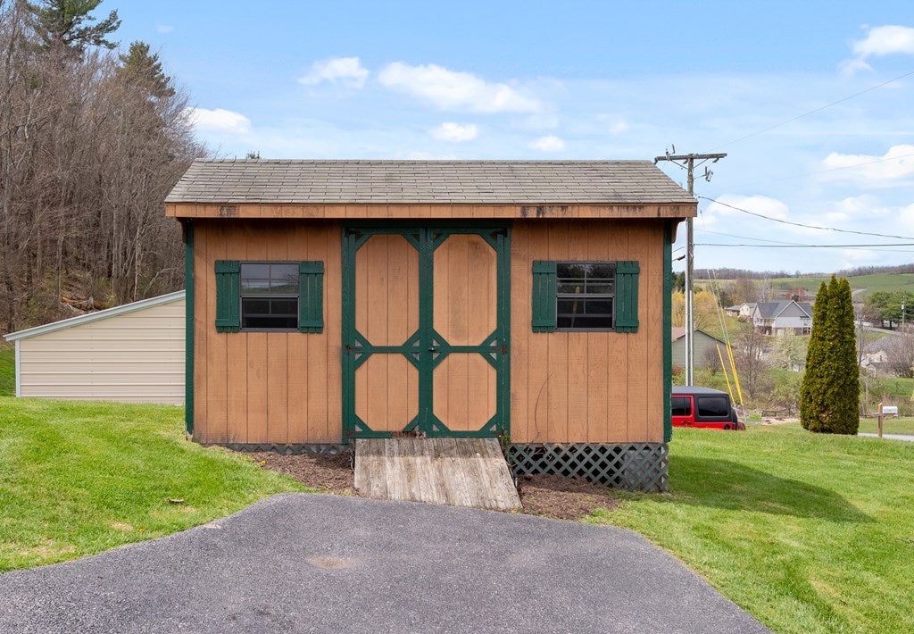 382 Whispering Pines Road Max Meadows, VA 24360 - Photo 62 of 73 Gallery Image 62