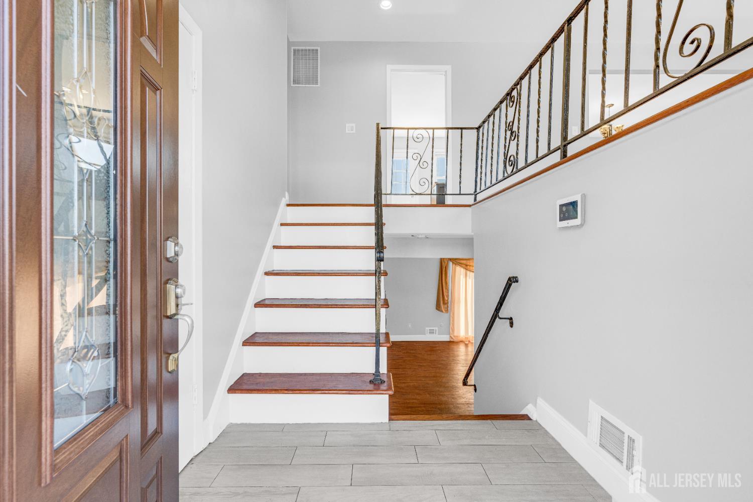 6 Marc Court Edison, NJ 08820 - Photo 4 of 42 a view of entryway